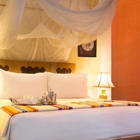 Bric-A-Brac Hotel พระตะบอง ภายนอก รูปภาพ