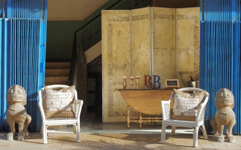 Bric-A-Brac Hotel พระตะบอง ภายนอก รูปภาพ