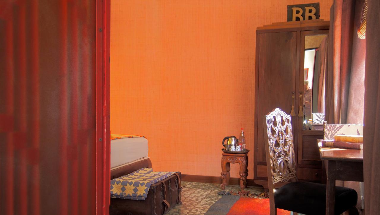 Bric-A-Brac Hotel พระตะบอง ภายนอก รูปภาพ