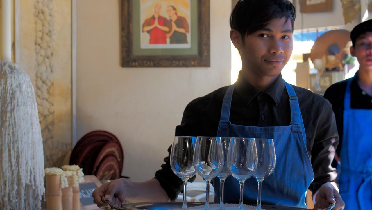 Bric-A-Brac Hotel พระตะบอง ภายนอก รูปภาพ