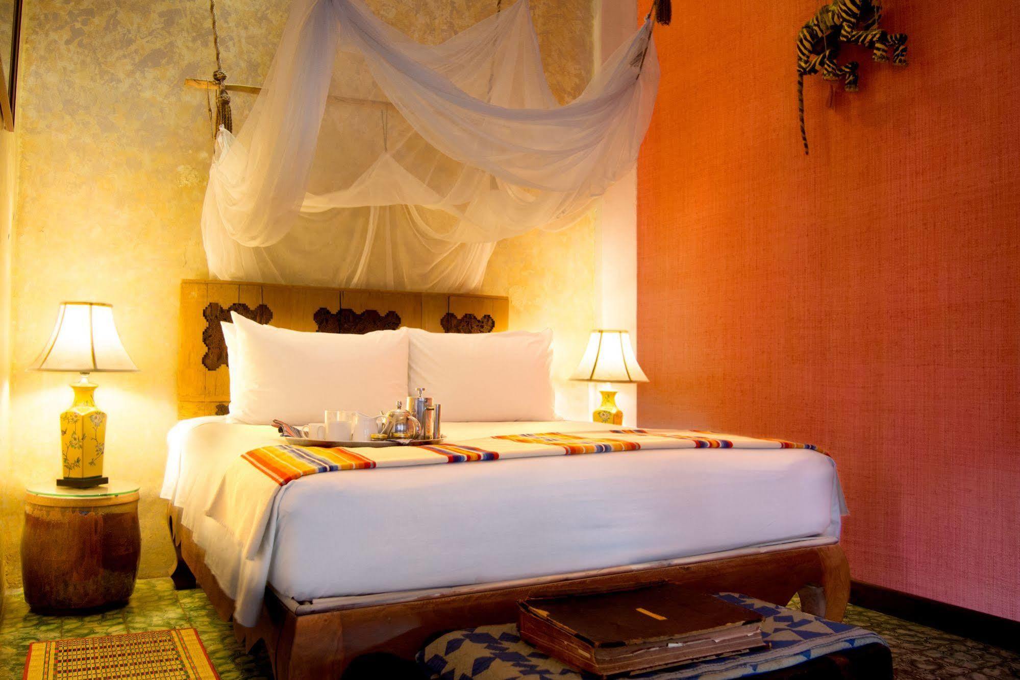 Bric-A-Brac Hotel พระตะบอง ภายนอก รูปภาพ