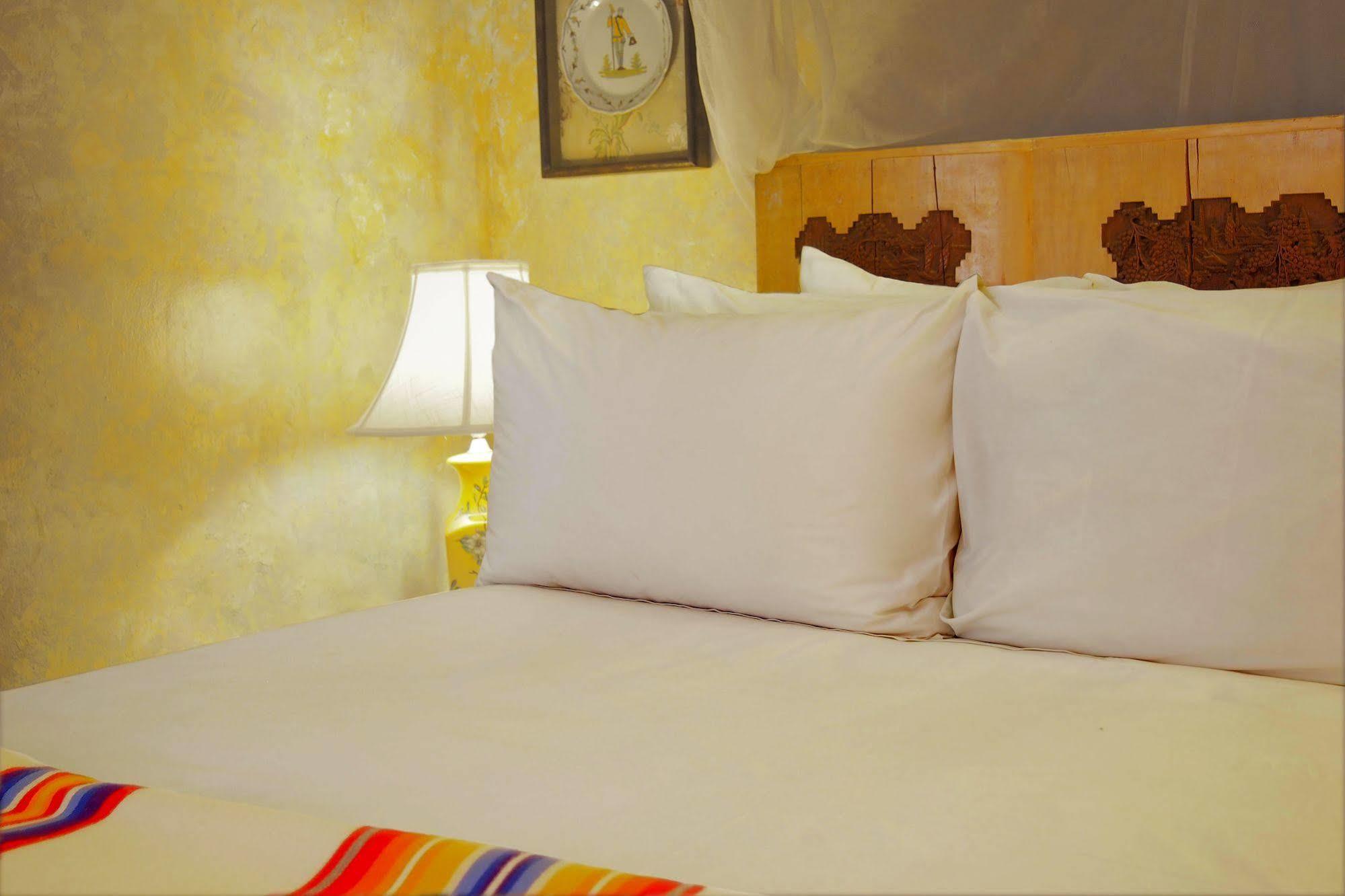 Bric-A-Brac Hotel พระตะบอง ภายนอก รูปภาพ