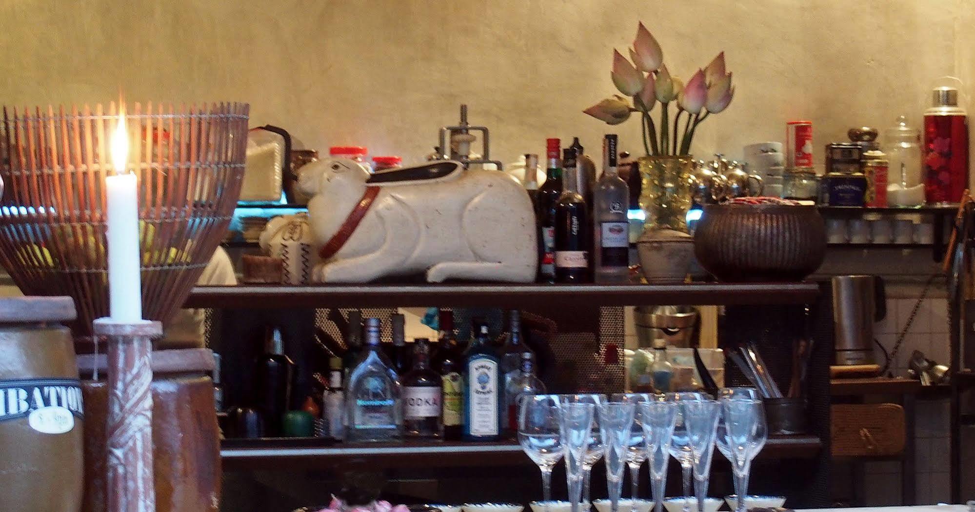 Bric-A-Brac Hotel พระตะบอง ภายนอก รูปภาพ