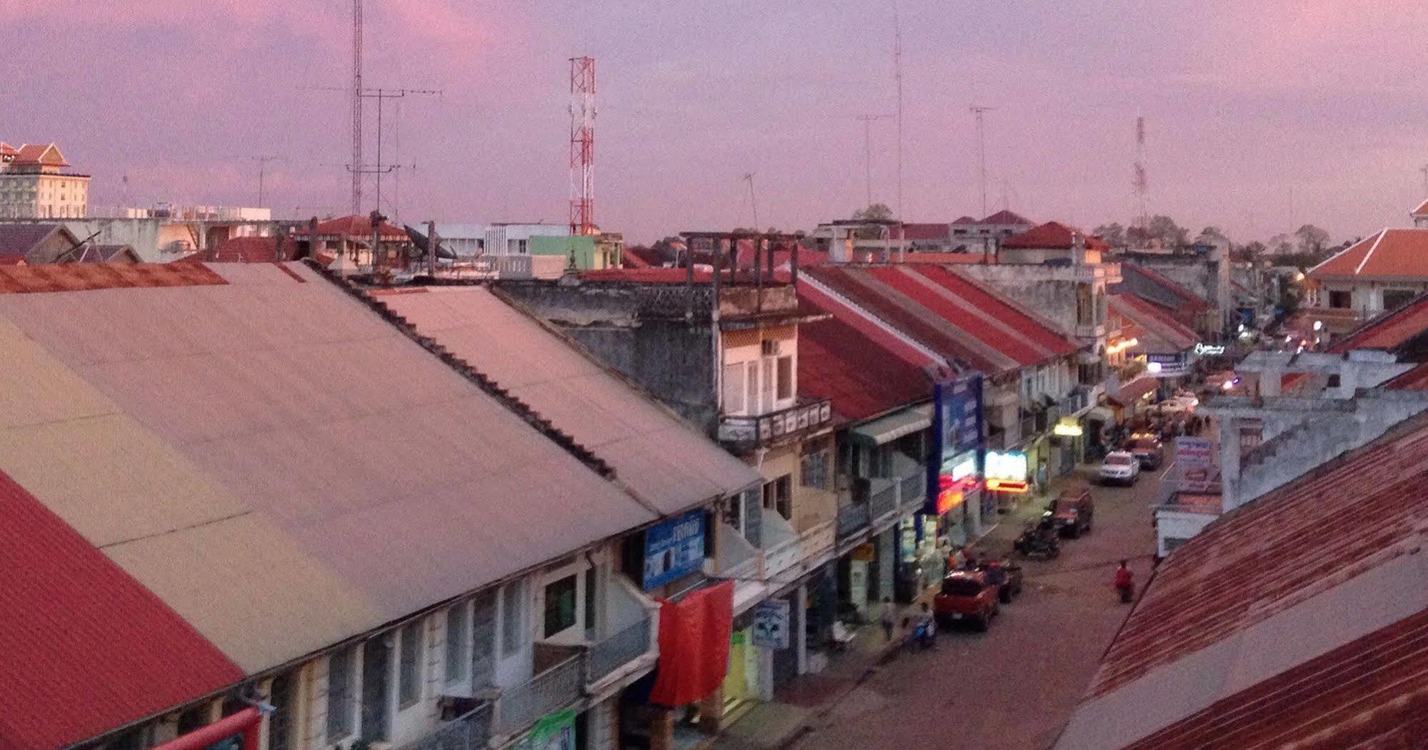 Bric-A-Brac Hotel พระตะบอง ภายนอก รูปภาพ