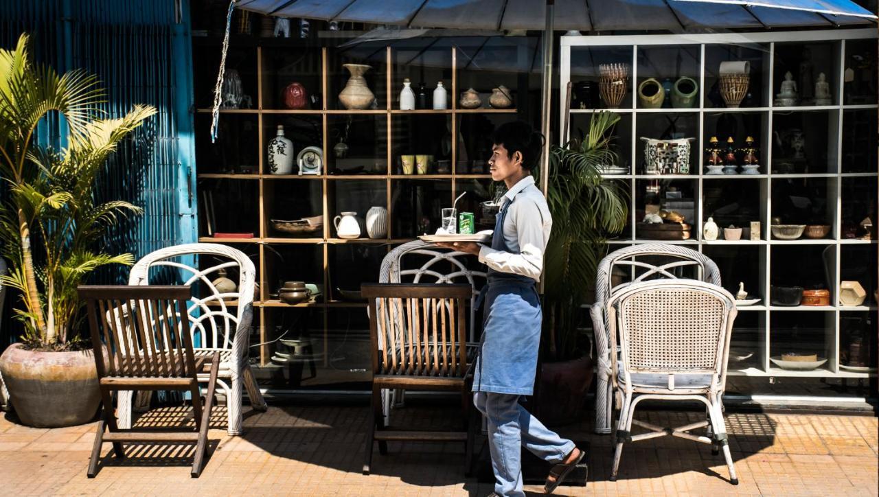 Bric-A-Brac Hotel พระตะบอง ภายนอก รูปภาพ